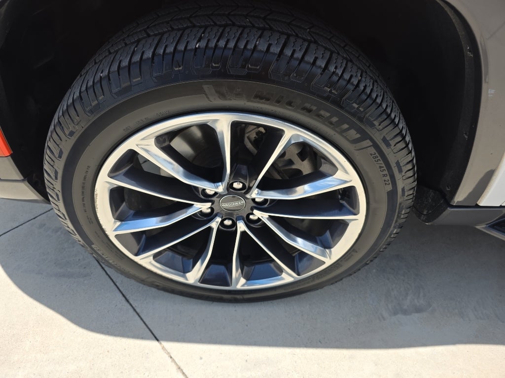 2022 Jeep Wagoneer — detail view