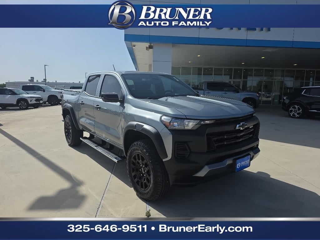2024 Chevrolet Colorado 4WD Trail Boss in Sterling Gray Metallic — front three-quarter view