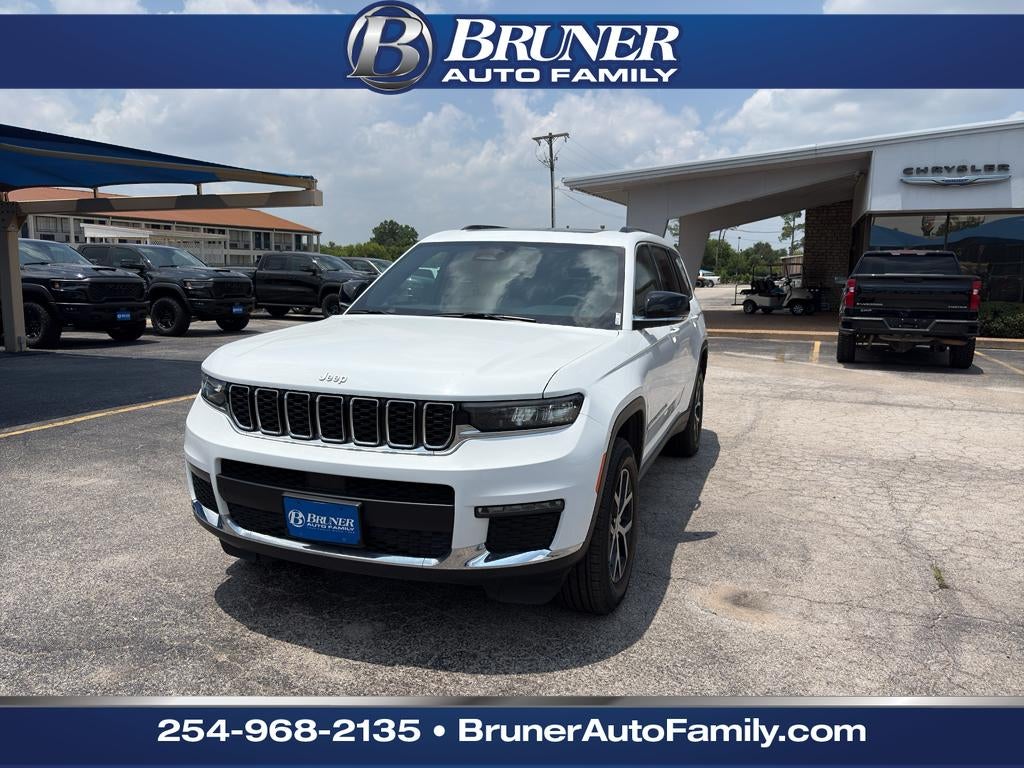 2024 Jeep Grand Cherokee L Limited 4x2 in Bright White Clearcoat — front three-quarter view