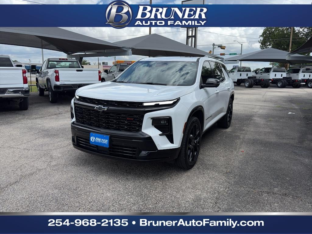 2024 Chevrolet Traverse FWD RS in Summit White — front three-quarter view